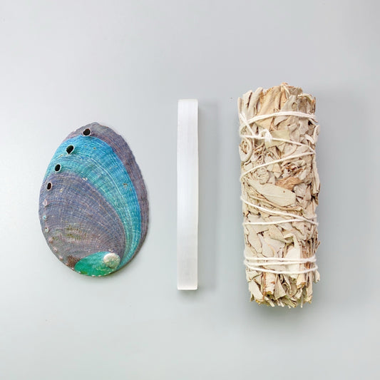 Kit para sahumar: selenita, salvia blanca y concha de abulón.